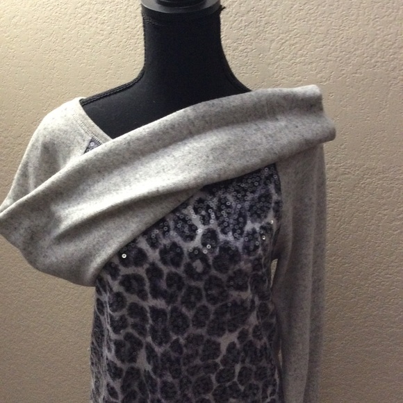 Express Animal print sequin top. - Picture 4 of 5
